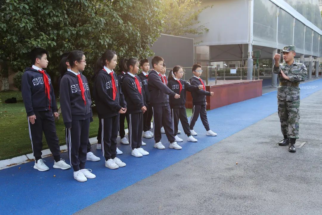 上海民办协和双语尚音学校联合升旗仪式