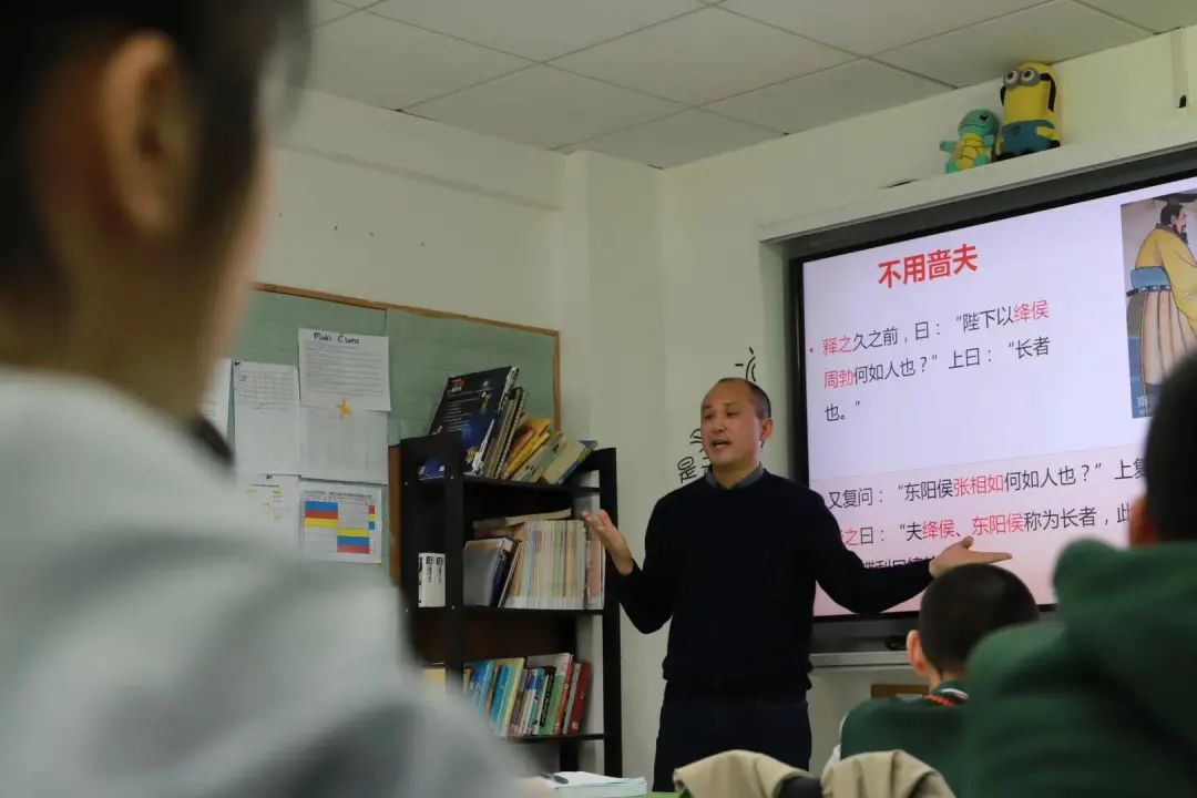  <a href=https://school.net/school/148.shtml target=_blank class=infotextkey>上海市民办平和学校</a>教师访谈：历史何须懂？-官互进老师对你说