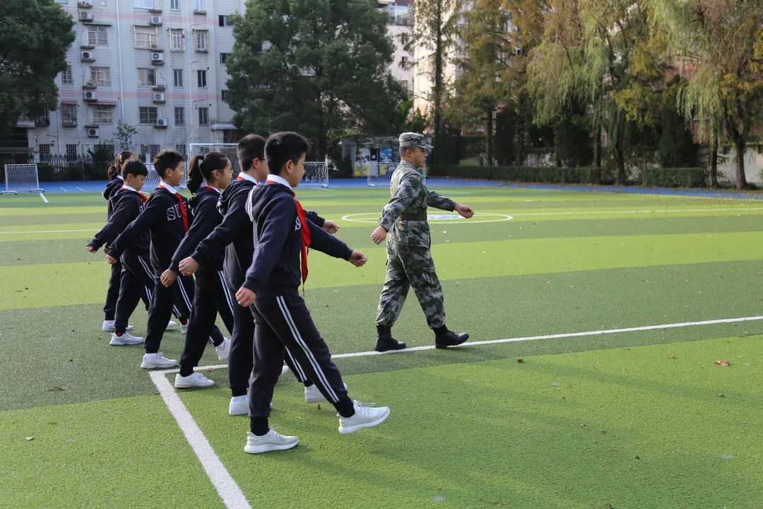上海民办协和双语尚音学校联合升旗仪式